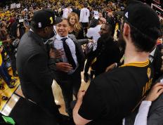 华体会体育-蒂姆重要时刻大比分获胜，塞尔维亚队带队取胜！引发球迷热议(塞尔维亚队足球)