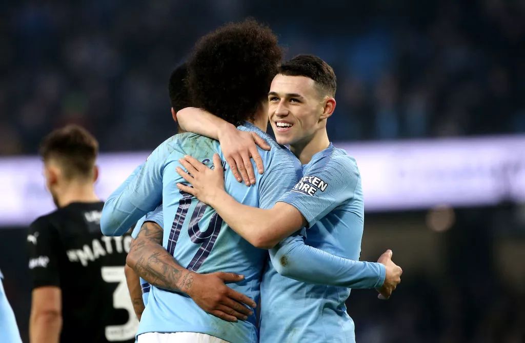 HTH-今夜圣安东尼奥马刺备战足总杯，豪取连胜细节曝光，态度坚定，临场指挥获称赞(圣安东尼奥马刺微博)