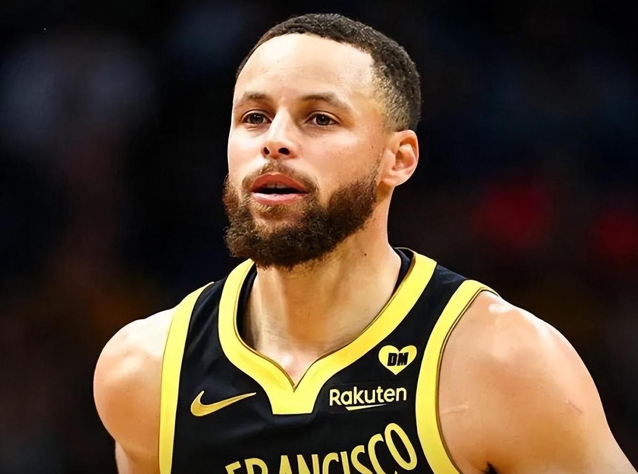 HTH- 库里连续11场30+ 