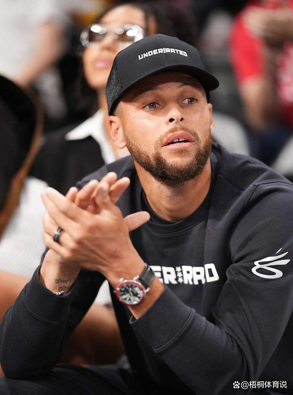 HTH- 库里连续11场30+ 