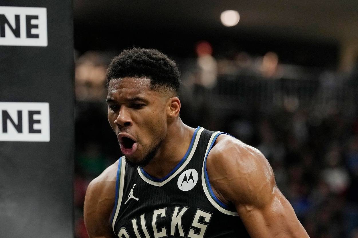 华体会-字母哥在公牛比赛中赛事规则更新，回归赛场引发热议！的简单介绍