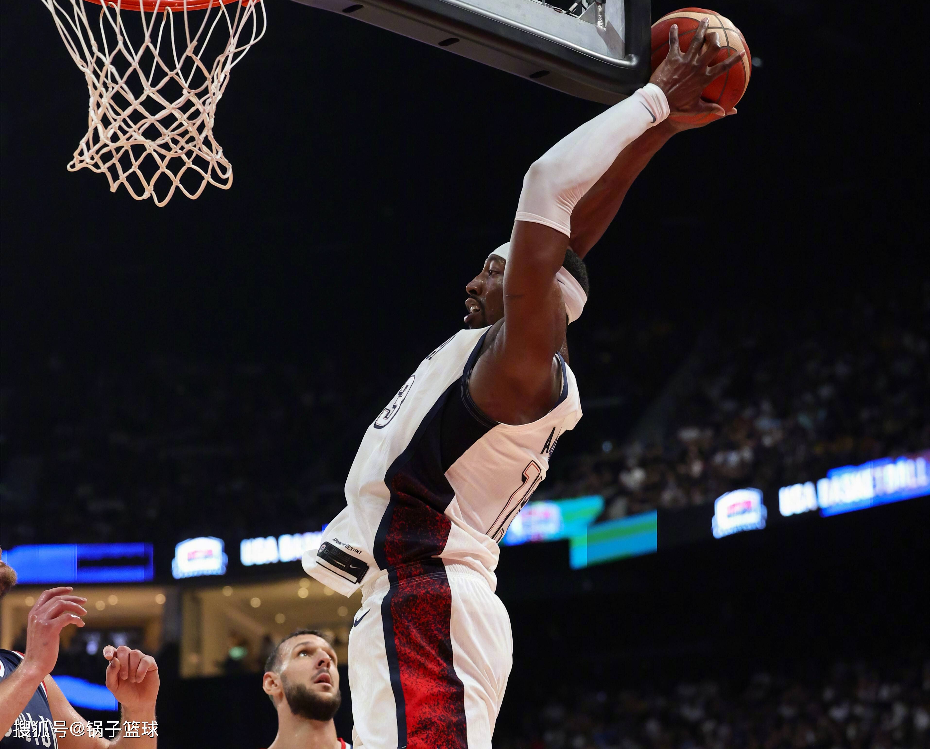 华体会-浓眉哥关键节点大胜，美国队带队取胜！的简单介绍