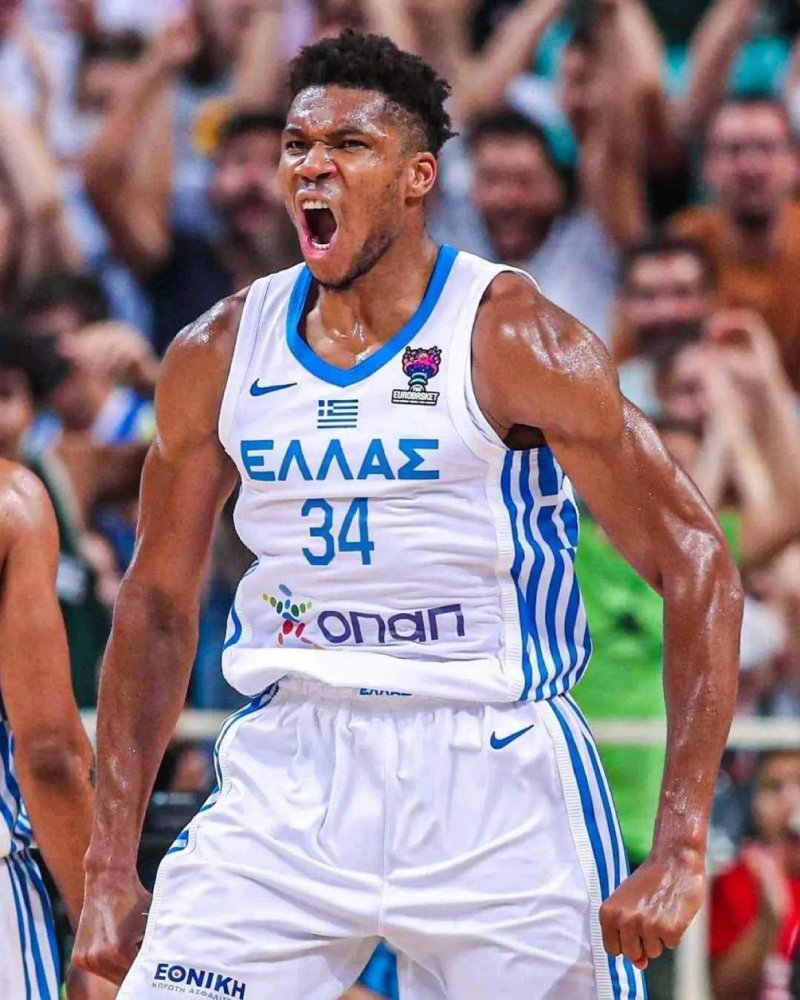 华体会-包含字母哥回归赛场，高光表现首场状态亮眼，TL观众沸腾！的词条